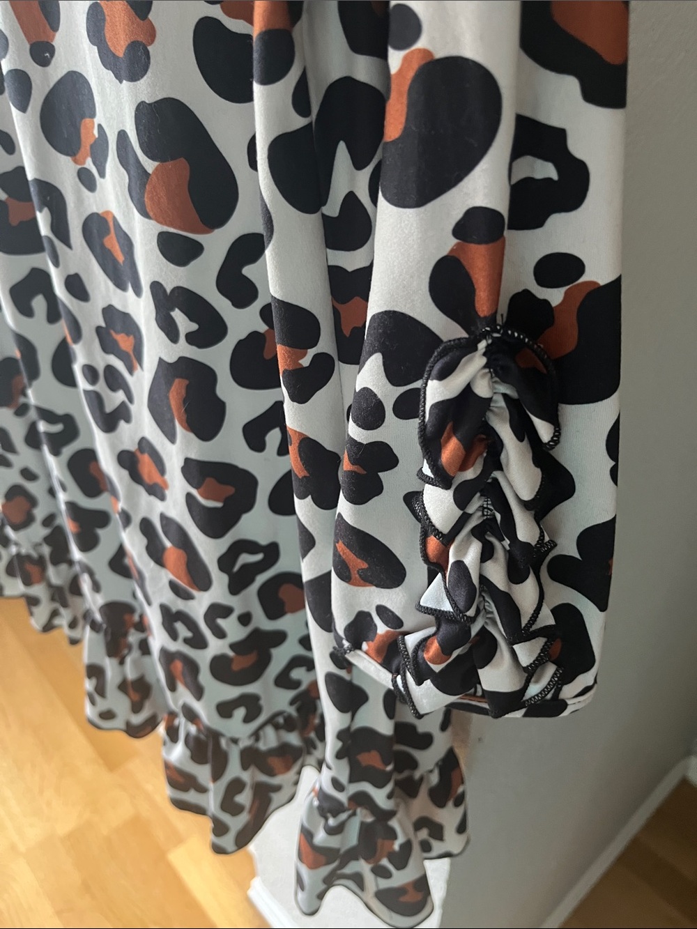 Nuggles Women's Cream Leopard Print Tunic with Rust Spots - Picture 3 of 3